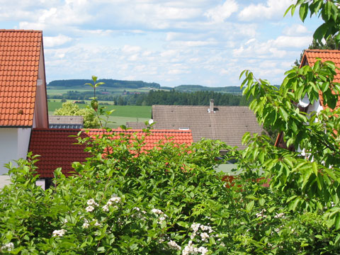 Blick vom Balkon ueber Hattenweiler
